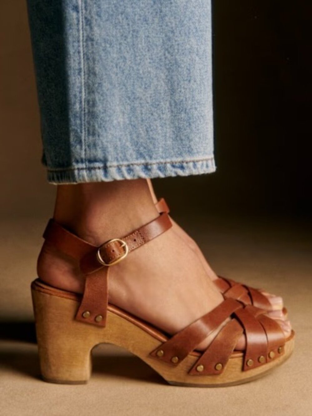 Sézane Isabelle Clogs – Smooth Camel Leather – EU 37